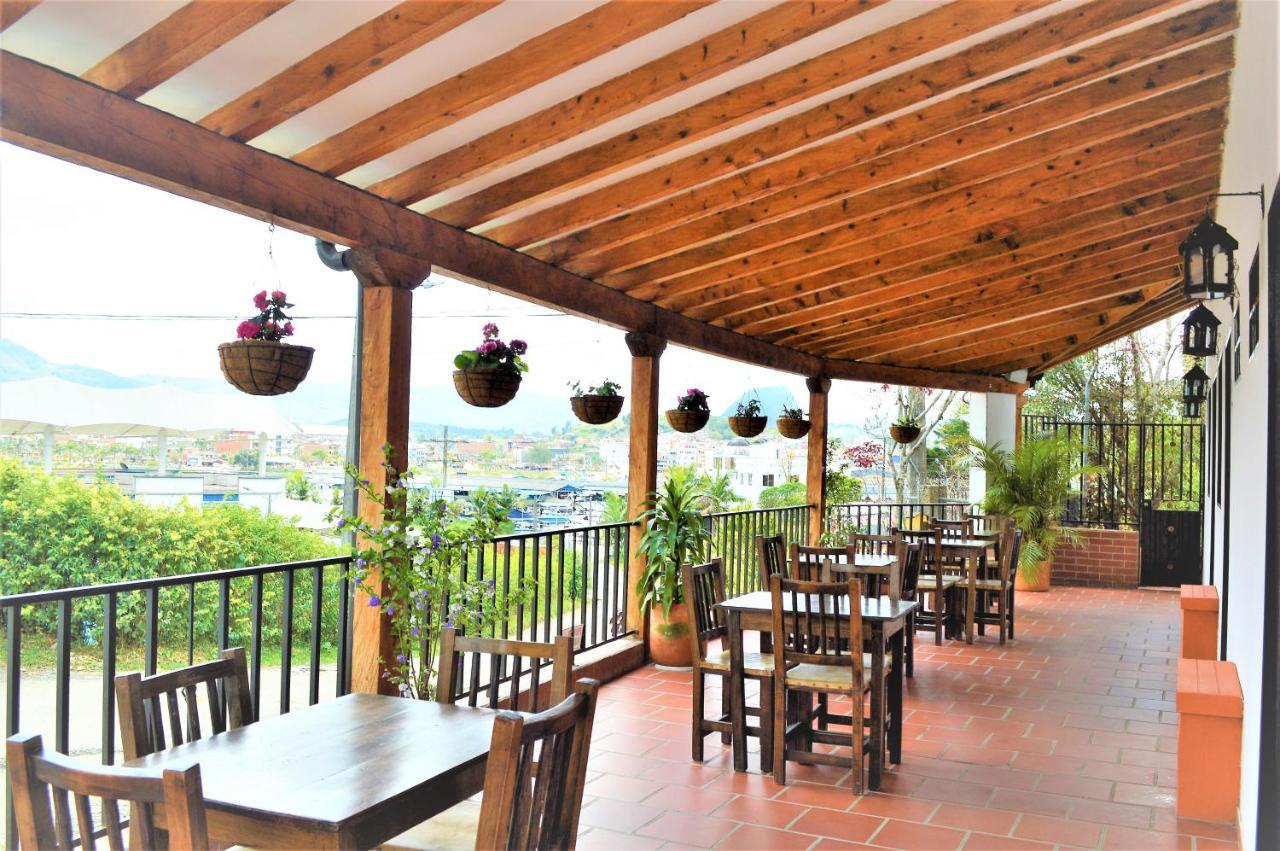 Balcones De La Casona Hotell Guatapé Exteriör bild